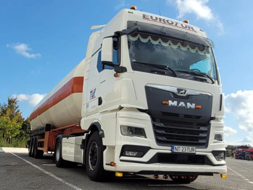 ansamblu pregatit de transport de marfuri ce necesita ADR