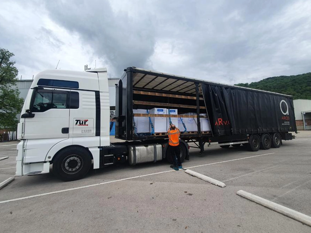 transport de marfuri generale cu semiremorci cu prelata
